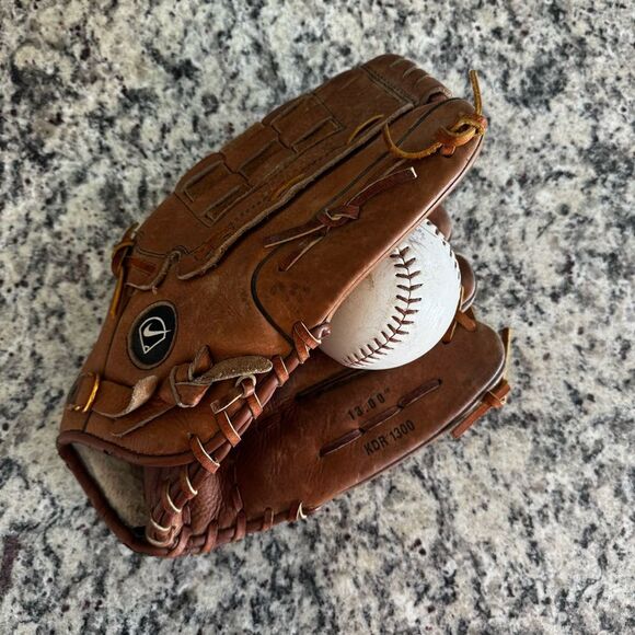 Nike, Diamond Ready, KDR 1300 13" Authentic Leather Men's Brown Softball Mitt - Picture 1 of 6